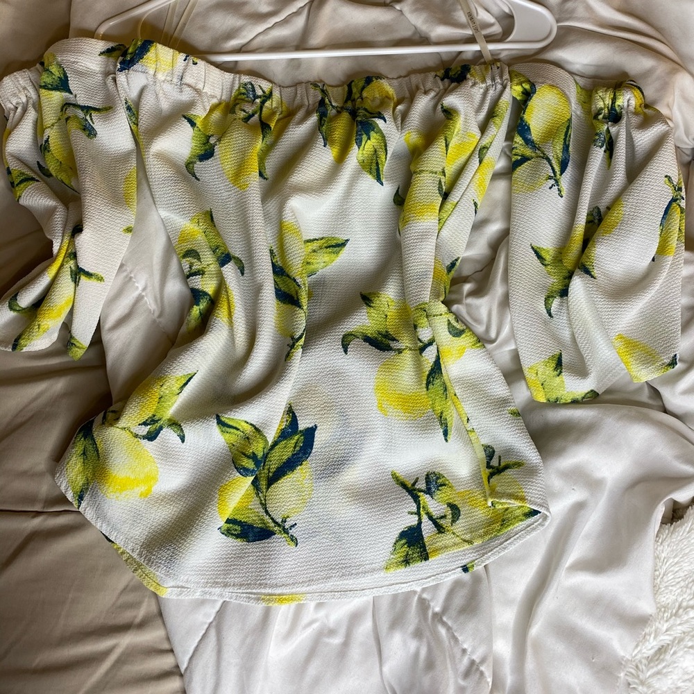 Cute Lemon Off the shoulder top